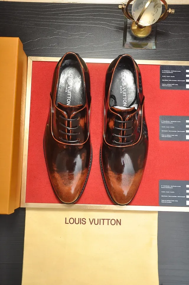 Louis Vuitton Chaussures Oxford en cuir de patina bicolore à embout 5