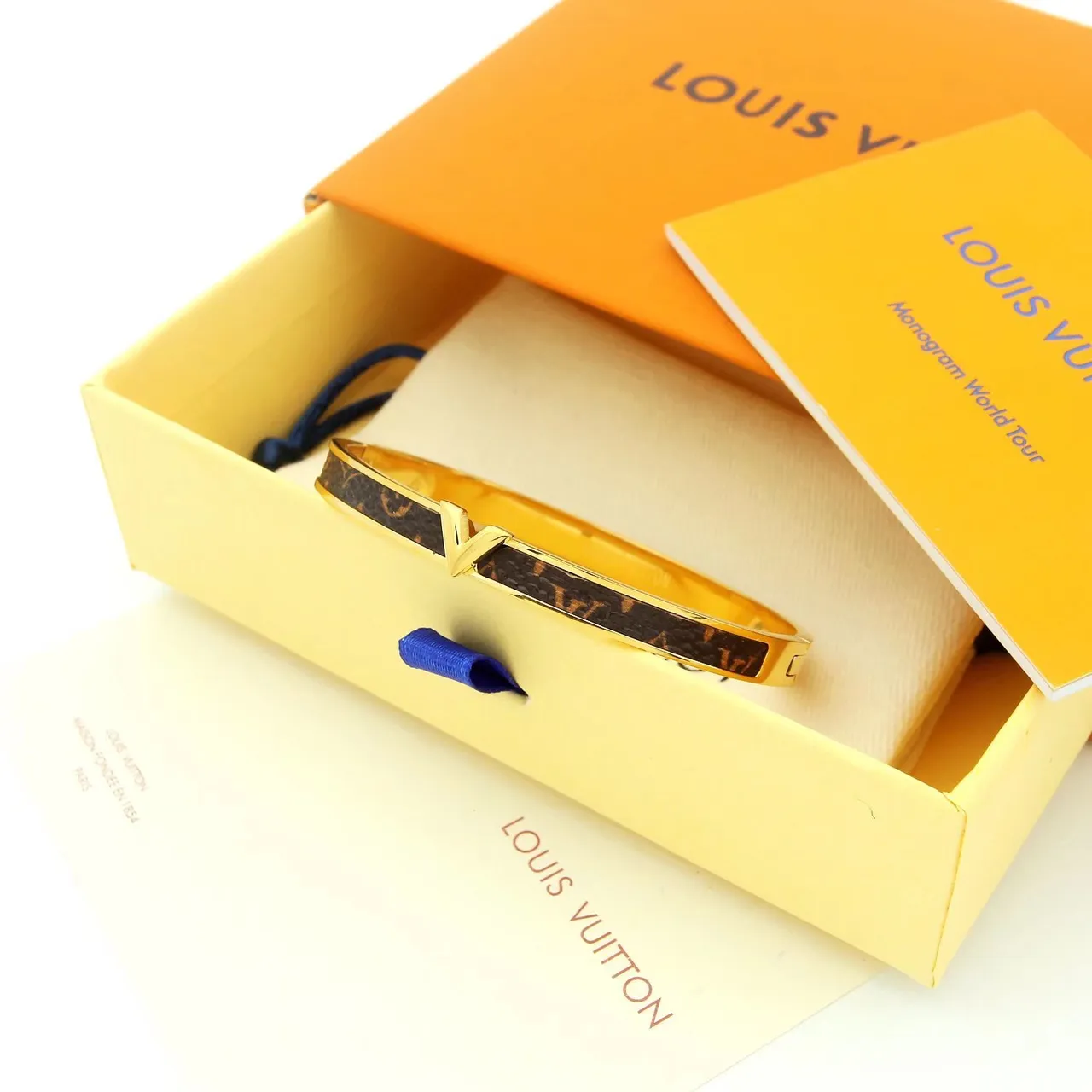 Louis Vuitton V Collection Monogram Canvas e Braceletes Bangle em tom dourado 5