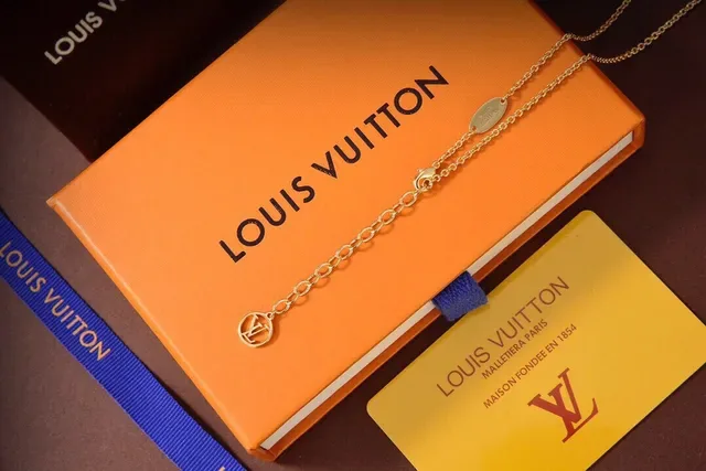 Louis Vuitton V Motif Enamel Pendant Necklace 5
