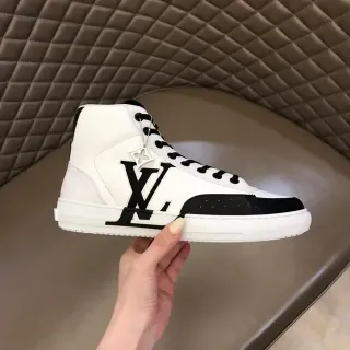 Louis Vuitton Zapatillas Lifestyle Blancas y Negras de Alto con Logo Monograma