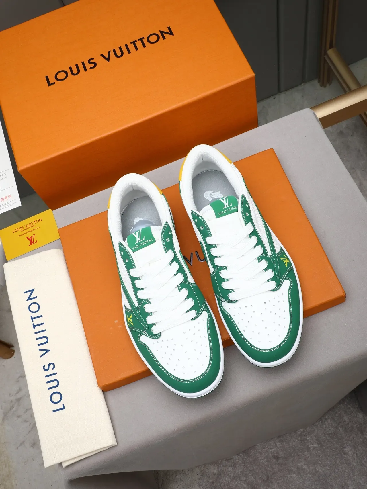 Louis Vuitton Tênis Lifestyle Branco Verde Low-Top Camadas Couro/Suede 2