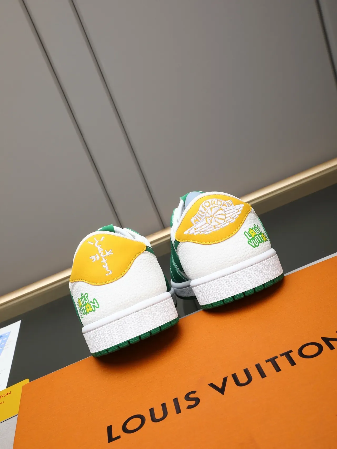 Louis Vuitton Tênis Lifestyle Branco Verde Low-Top Camadas Couro/Suede 3