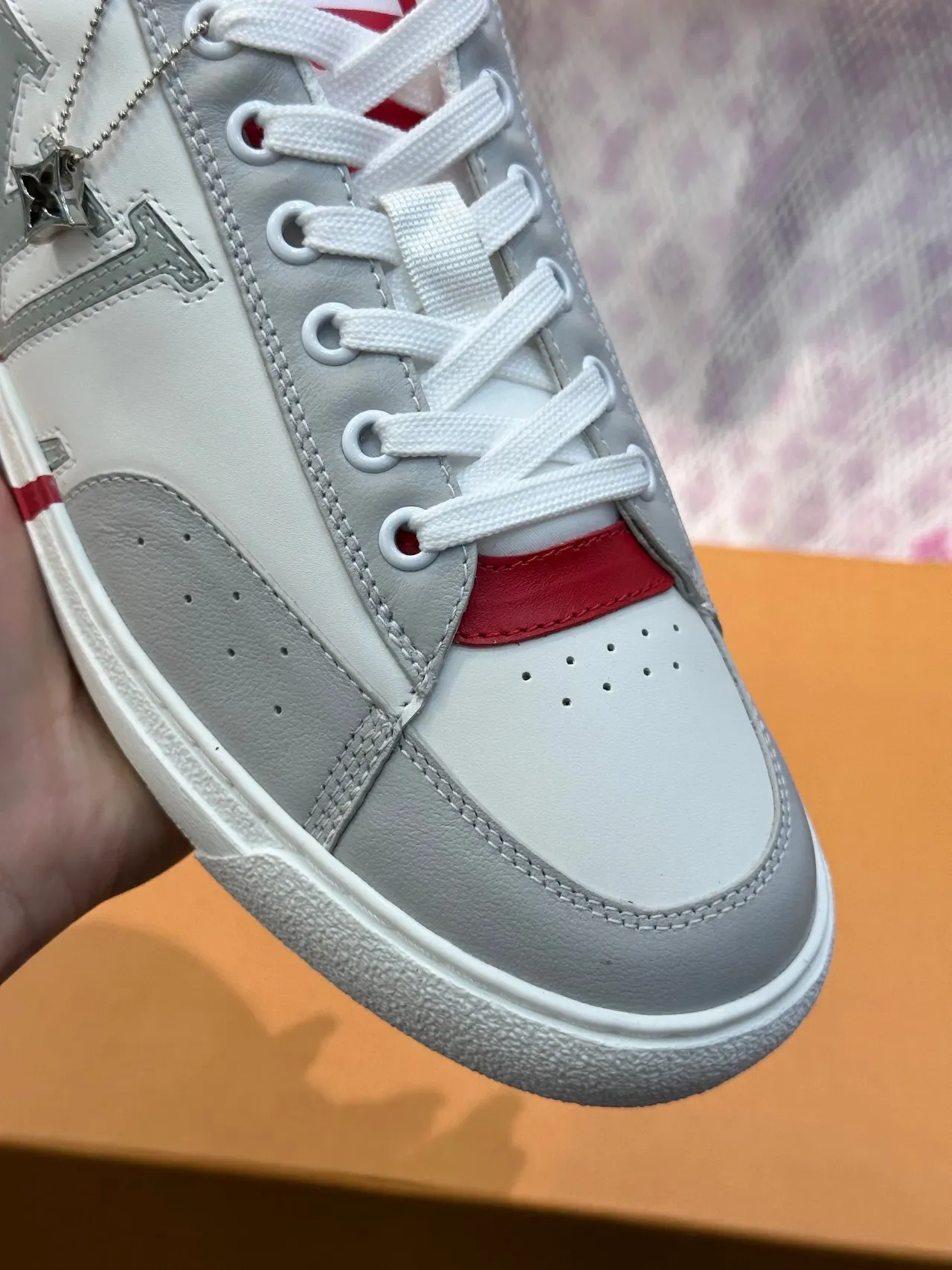 Louis Vuitton সাদা লাল লো-টপ চামড়া উপরের লাইফস্টাইল স্নিকার্স 7