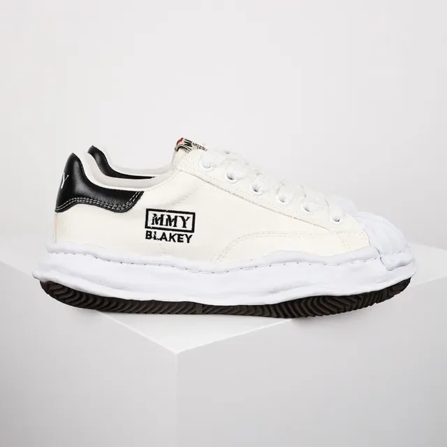 MMY White Black Canvas Upper Sculpted Midsole Sneakers 3