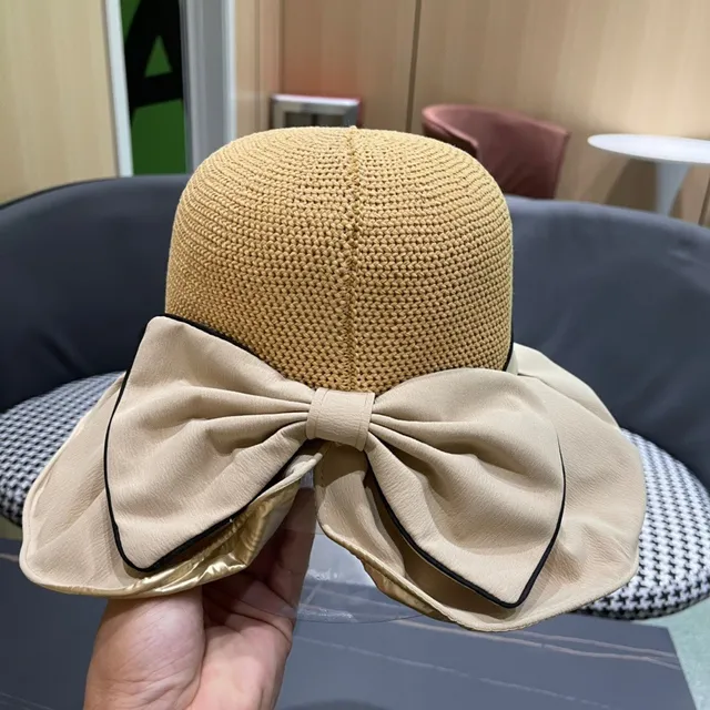 Miu Miu Beige Noir chapeau bucket à large bord en maille couronne 6