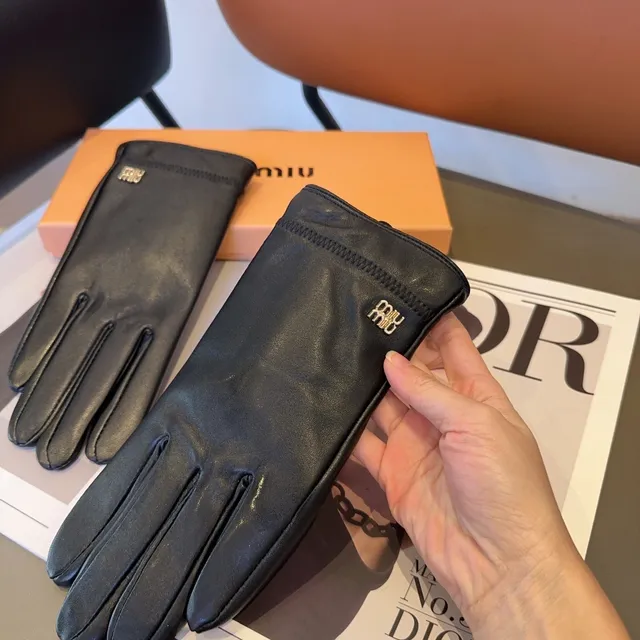 Miu Miu Black Smooth Full-Finger Leather Gloves 7