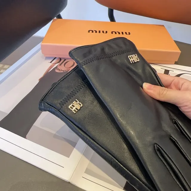 Miu Miu Black Smooth Full-Finger Leather Gloves 10