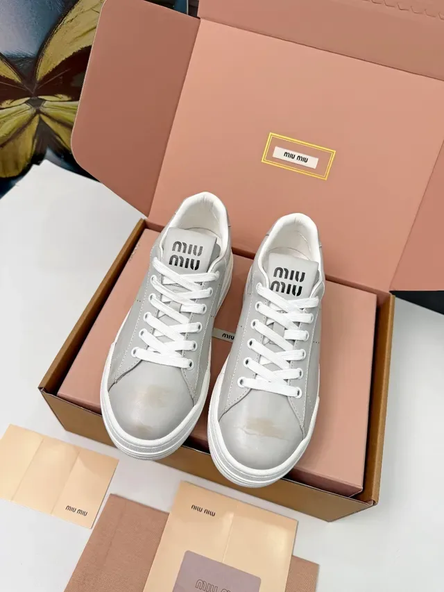 Miu Miu Wander gris blanc low-top semelle plateforme sneakers lifestyle 5