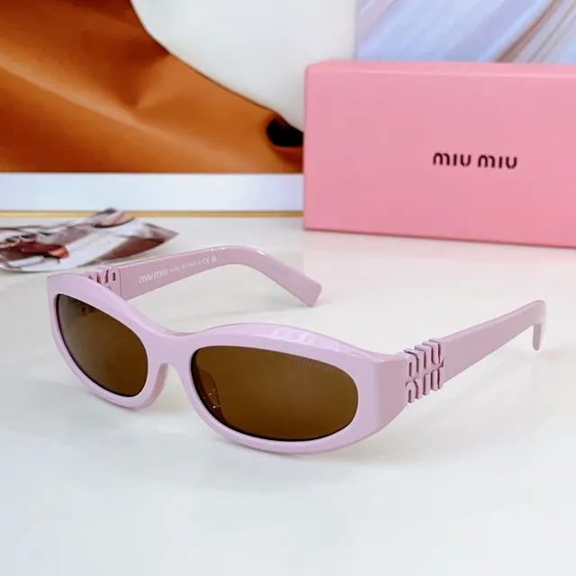 Miu Miu Wander نظارات شمسية بيضاء أسيتات إكسسوارات ذهبية 4
