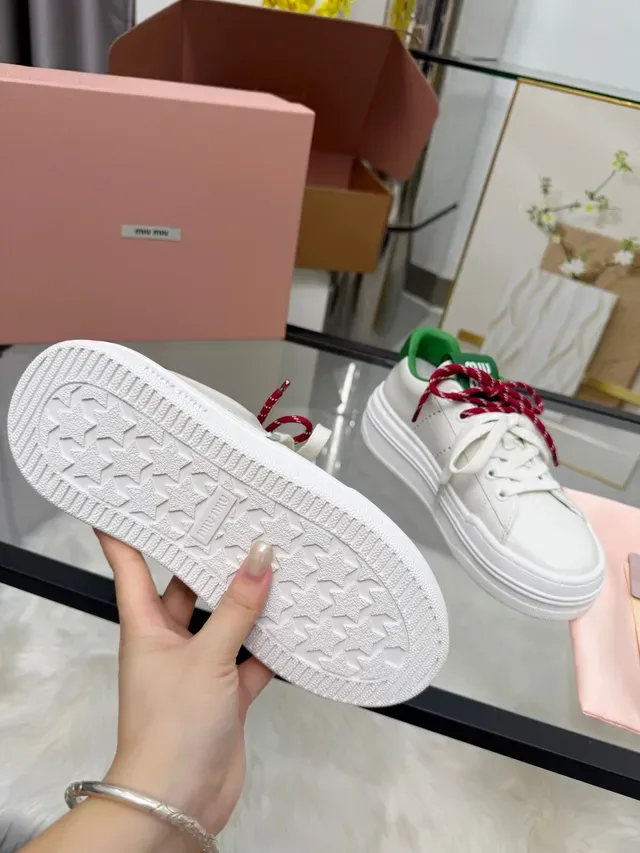Miu Miu Wander Sneakers Lifestyle Lacées Blanches Vertes Rouges 2