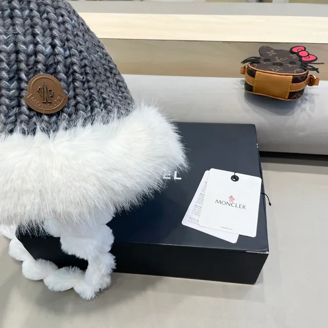 Moncler Gris Blanc Tricot épais Bordé de fourrure Oreillettes Bonnet 5