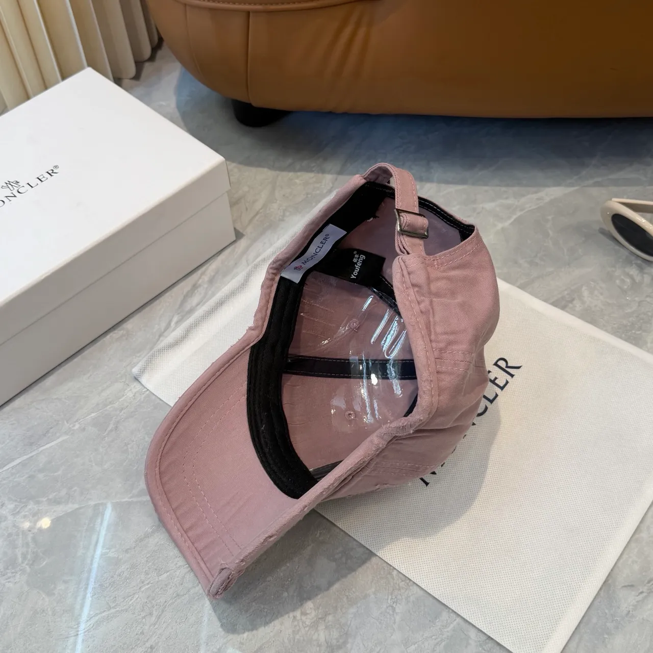 Moncler 粉色白色磨损棉布刺绣标志补丁棒球帽 7