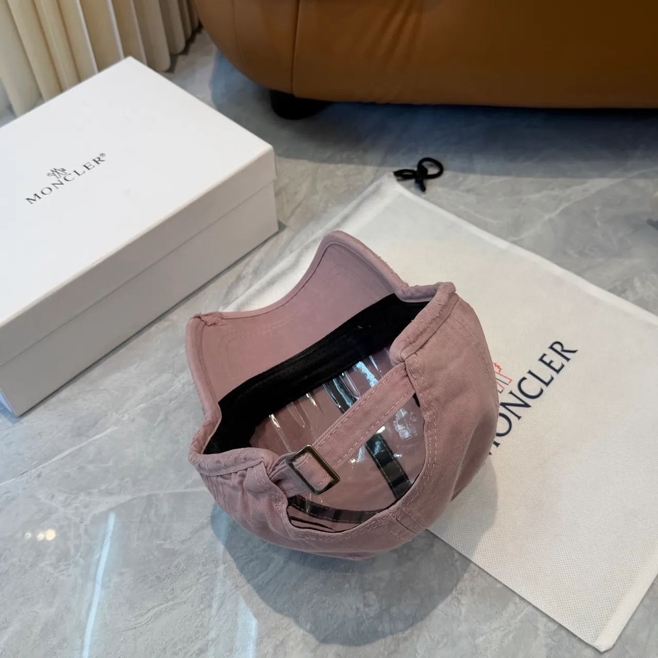 Moncler 粉色白色磨损棉布刺绣标志补丁棒球帽 8