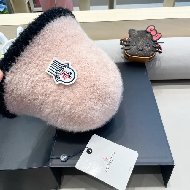 Moncler Zind Dusty Pink and Black Fuzzy Trim Beret 5