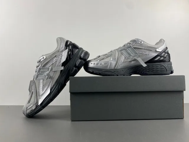 New Balance 1906R Tênis Lifestyle Cinza de Malha e Sintético 14