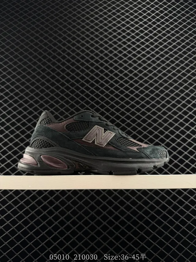 New Balance 2010 baskets noires et bordeaux à semelle épaisse 6