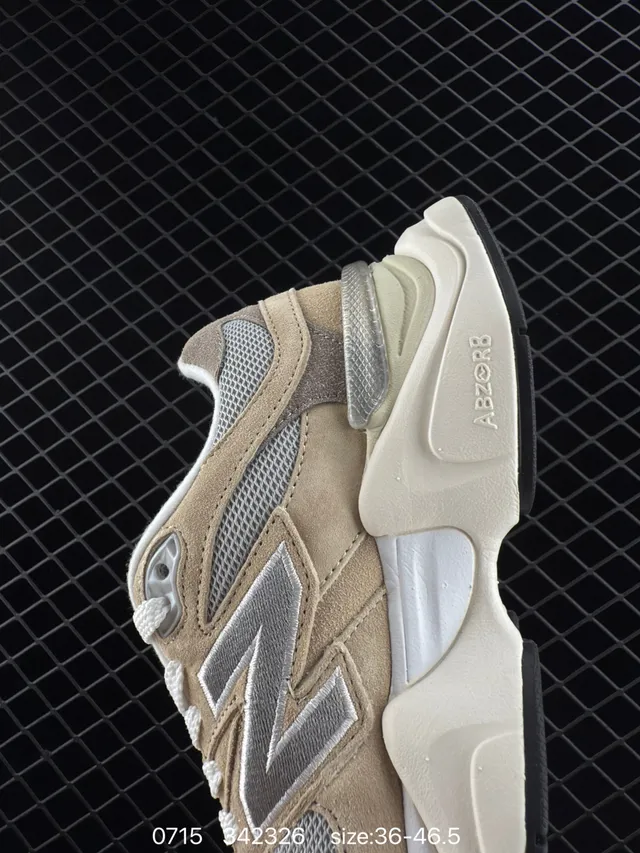 New Balance 342326 Beige Gris Semelle multicouche Cuir suédé et mesh Supérieur Sneakers Chunky 7