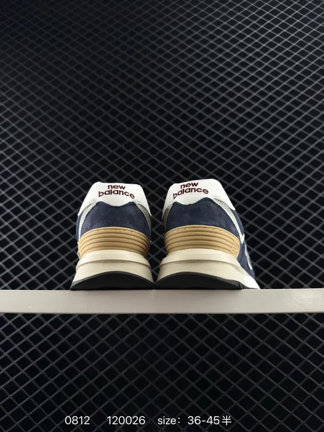 New Balance 574 海军蓝和奶油生活方式运动鞋 2
