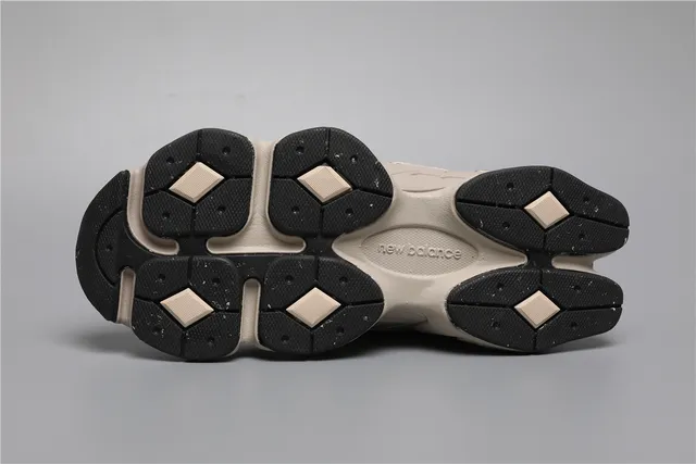 New Balance 9060 Beige et Noir Sneakers Chunky 6
