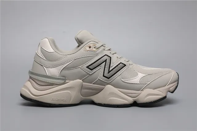 New Balance 9060 Beige et Noir Sneakers Chunky 8