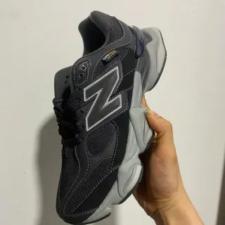 New Balance 9060 Noir et Gris Chunky
