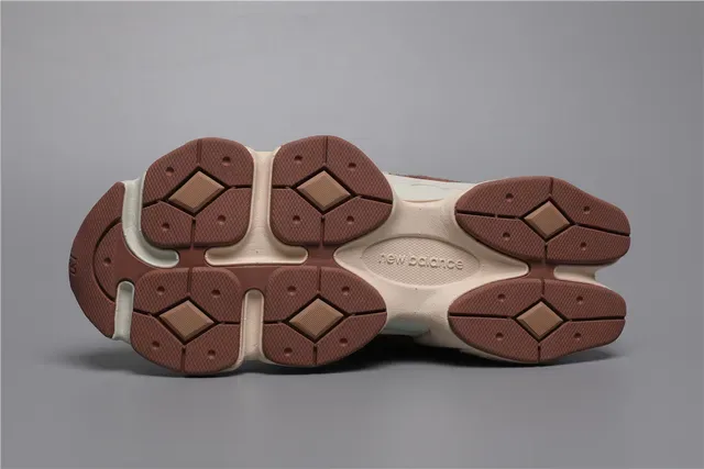 New Balance 9060 Marron Beige Baskets style de vie 6