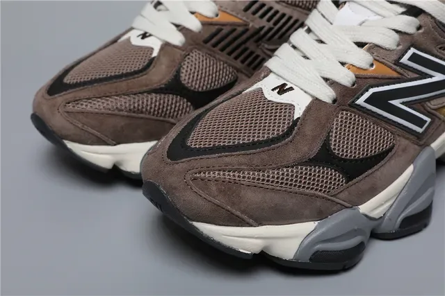 New Balance 9060 Marron/Noir sneakers lifestyle 4