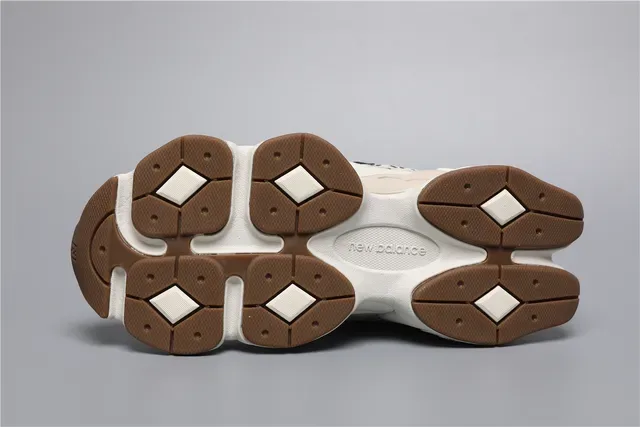 New Balance 9060 Tênis Lifestyle estampado de leopardo creme e goma 6