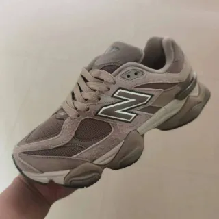 New Balance 9060 Taupe حذاءات نمط الحياة أحاد اللون