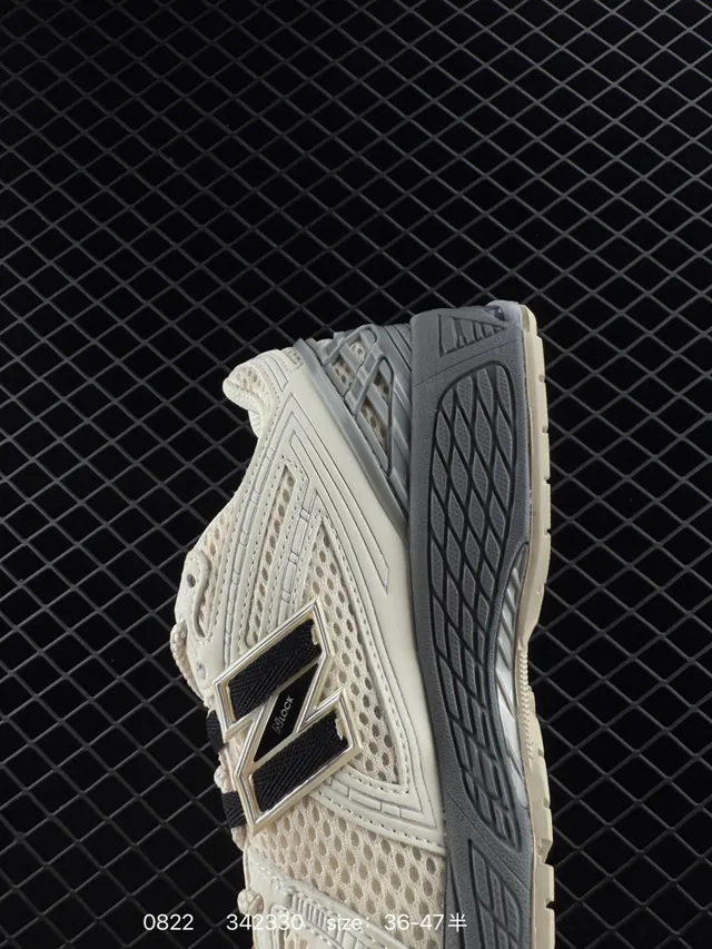 New Balance 906R Off-White e Gray tênis chunky 3