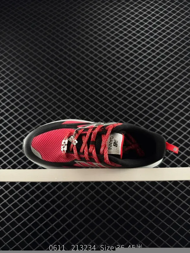 New Balance B Fresh Foam حذاء رياضي شبكي رمادي وردي 3