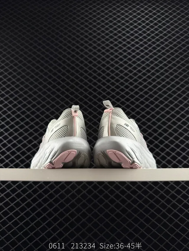 New Balance B Fresh Foam حذاء رياضي شبكي رمادي وردي 4