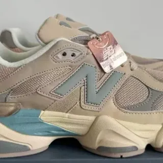 New Balance حذاء رياضي كبير بنعل بيج وأزرق شبكة وطبقة اصطناعية