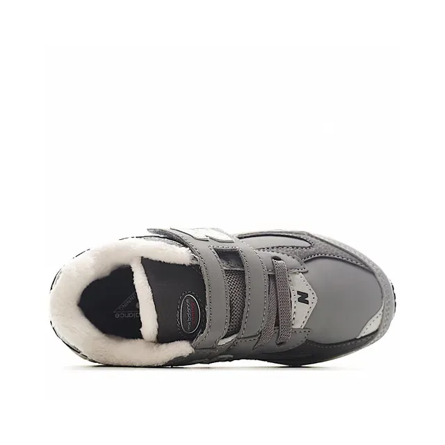 New Balance Beige Gris Fermeture de Sangle Velcro Col Forré de Fleece Sneakers Lifestyle 9