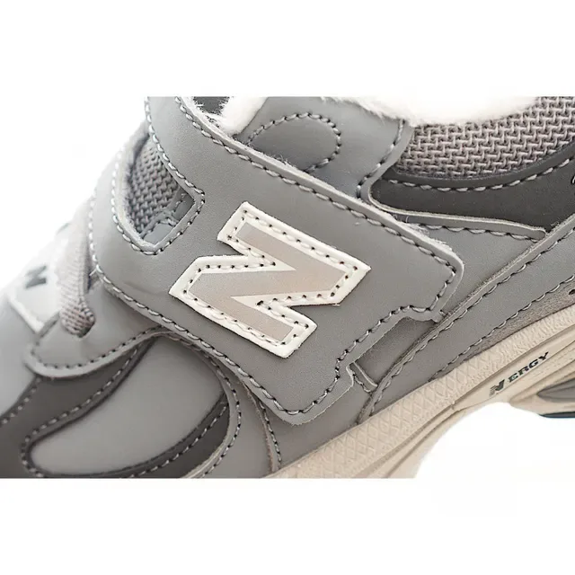 New Balance Beige Gris Fermeture de Sangle Velcro Col Forré de Fleece Sneakers Lifestyle 11