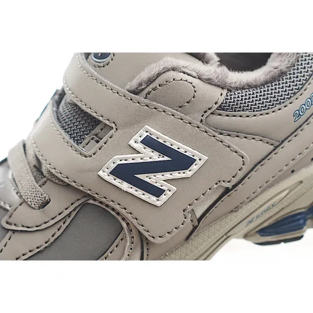 New Balance Beige Gris Fermeture de Sangle Velcro Col Forré de Fleece Sneakers Lifestyle 21