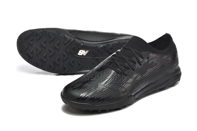 New Balance Tênis de Futebol Turf Preto Monocromático Brilhante Embossed 6