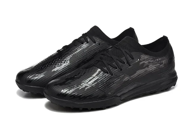 New Balance Tênis de Futebol Turf Preto Monocromático Brilhante Embossed 8