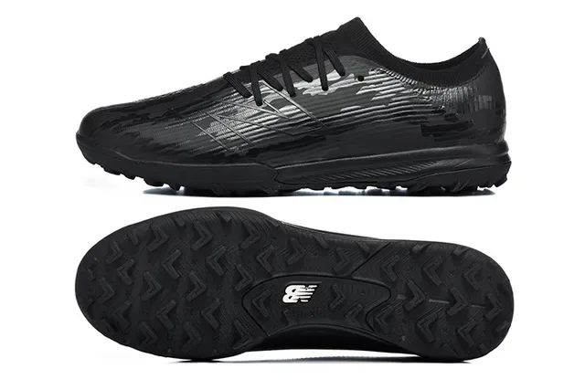 New Balance Tênis de Futebol Turf Preto Monocromático Brilhante Embossed 9
