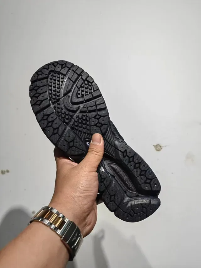 New Balance أحذية الجري أسود أحادي اللون شبكي وطبقة تركيبية 3
