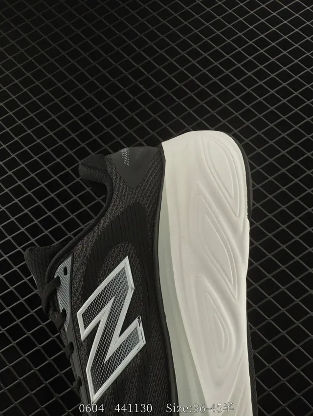 New Balance Fresh Foam X 10 v14 WMNS Chaussures de course noires et blanches 5