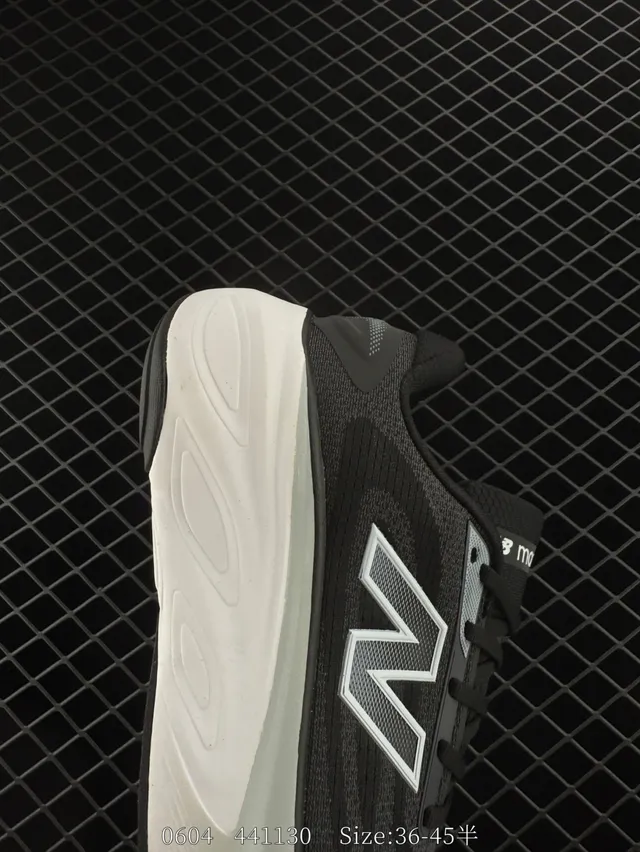 New Balance Fresh Foam X 10 v14 WMNS Chaussures de course noires et blanches 6