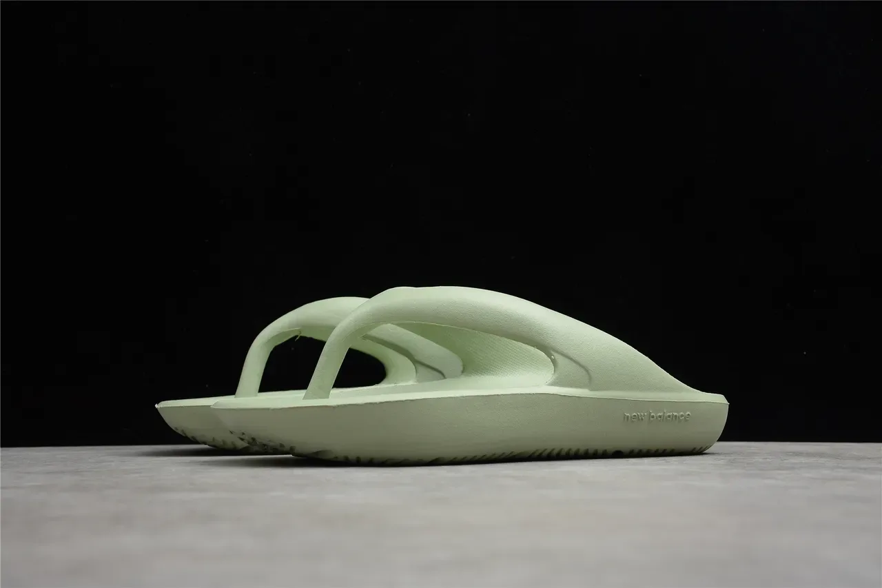 New Balance Green Molded Monochrome Contoured Footbed Slippers 6