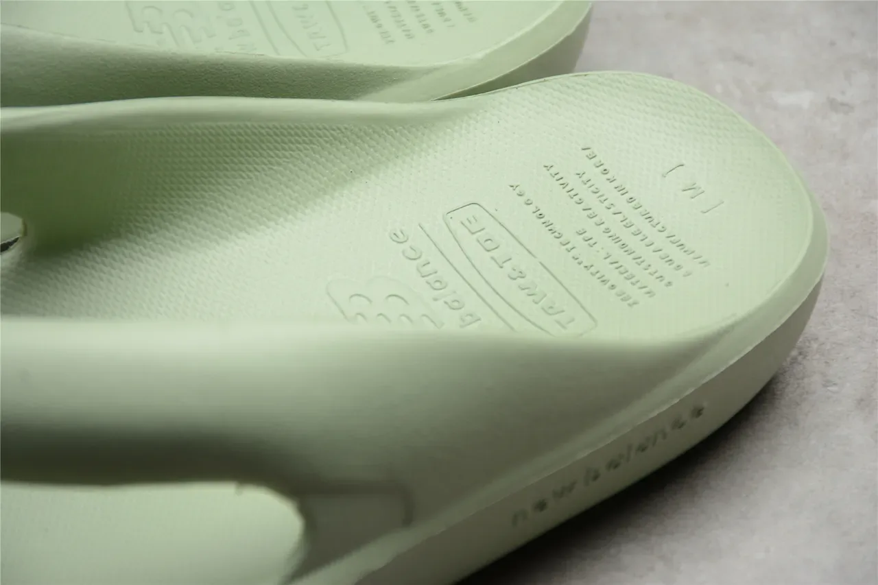New Balance Green Molded Monochrome Contoured Footbed Slippers 9