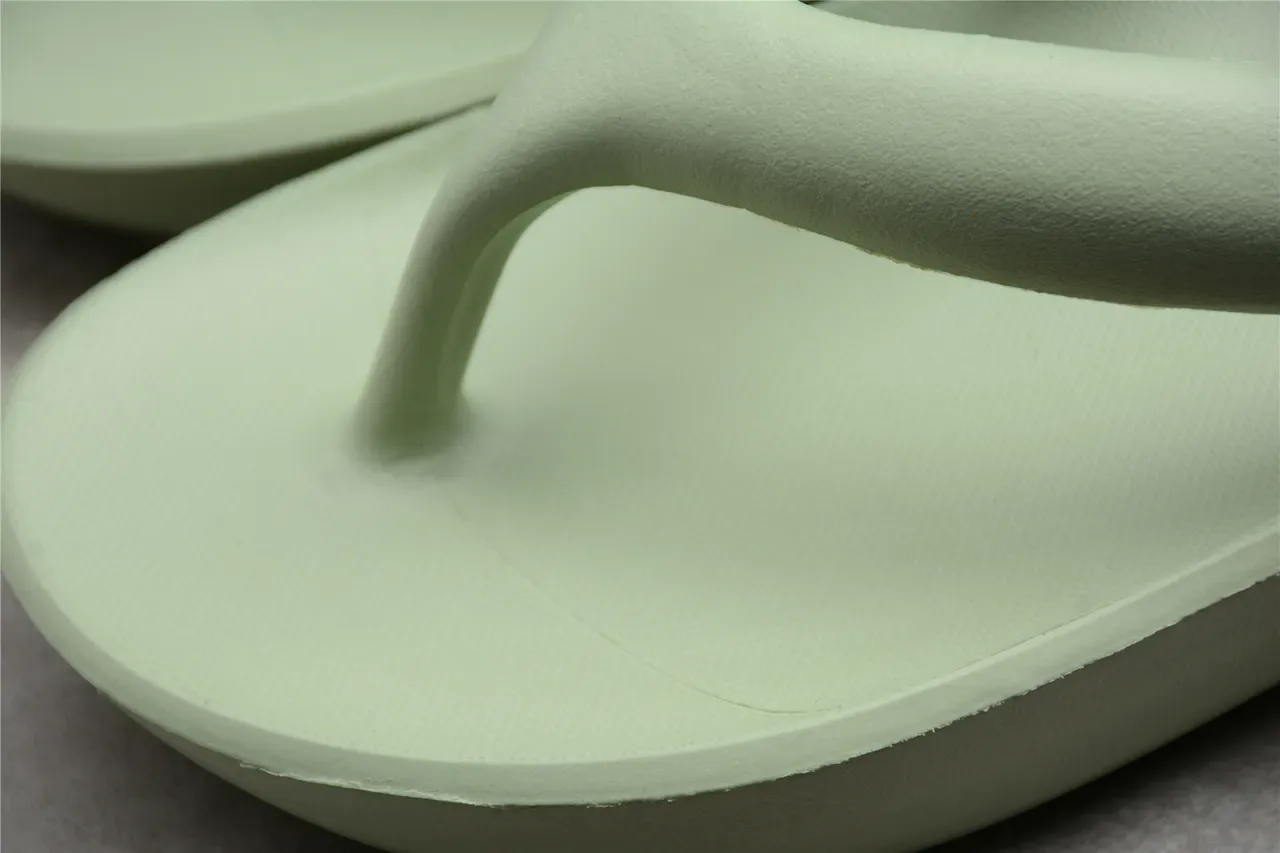 New Balance Green Molded Monochrome Contoured Footbed Slippers 10