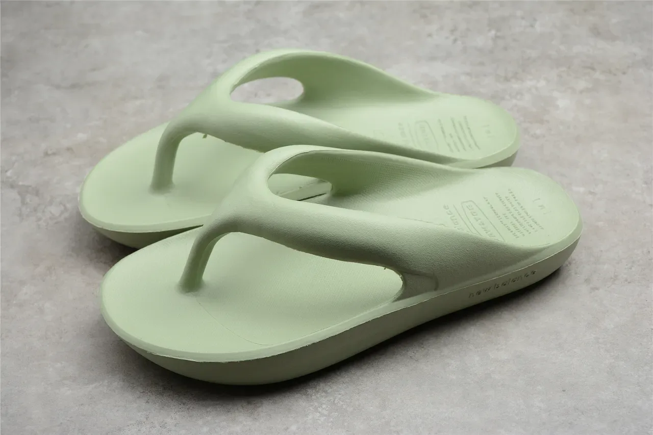 New Balance Green Molded Monochrome Contoured Footbed Slippers 11