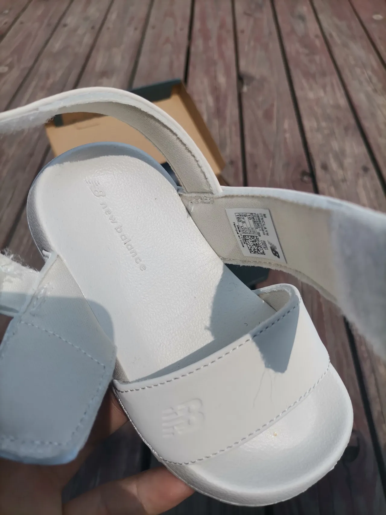 New Balance Sandales Casual Blanc et Noir à deux brides avec fermeture Velcro 4