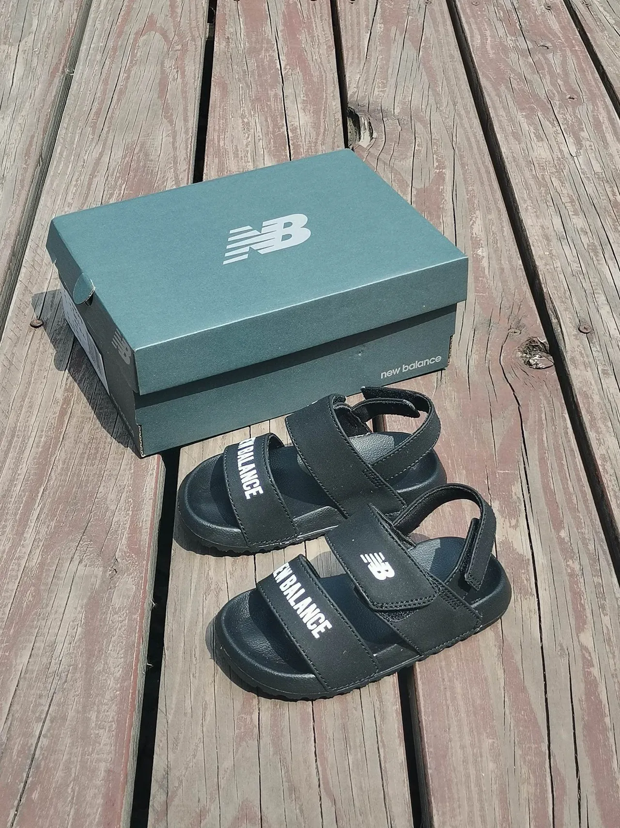 New Balance Sandales Casual Blanc et Noir à deux brides avec fermeture Velcro 16