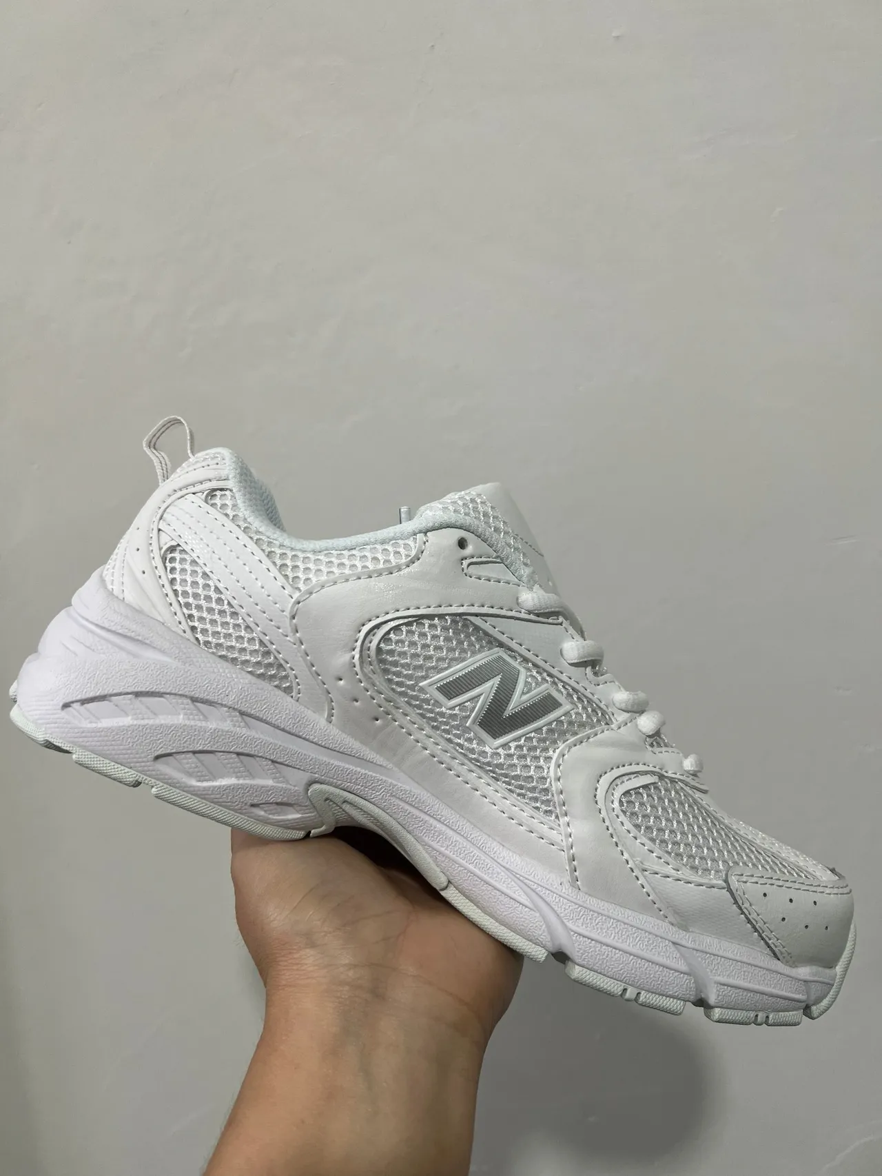 New Balance Chaussures Lifestyle Blanc Gris Mesh-and-Synthetic Upper Chunky Sculpted Midsole 6