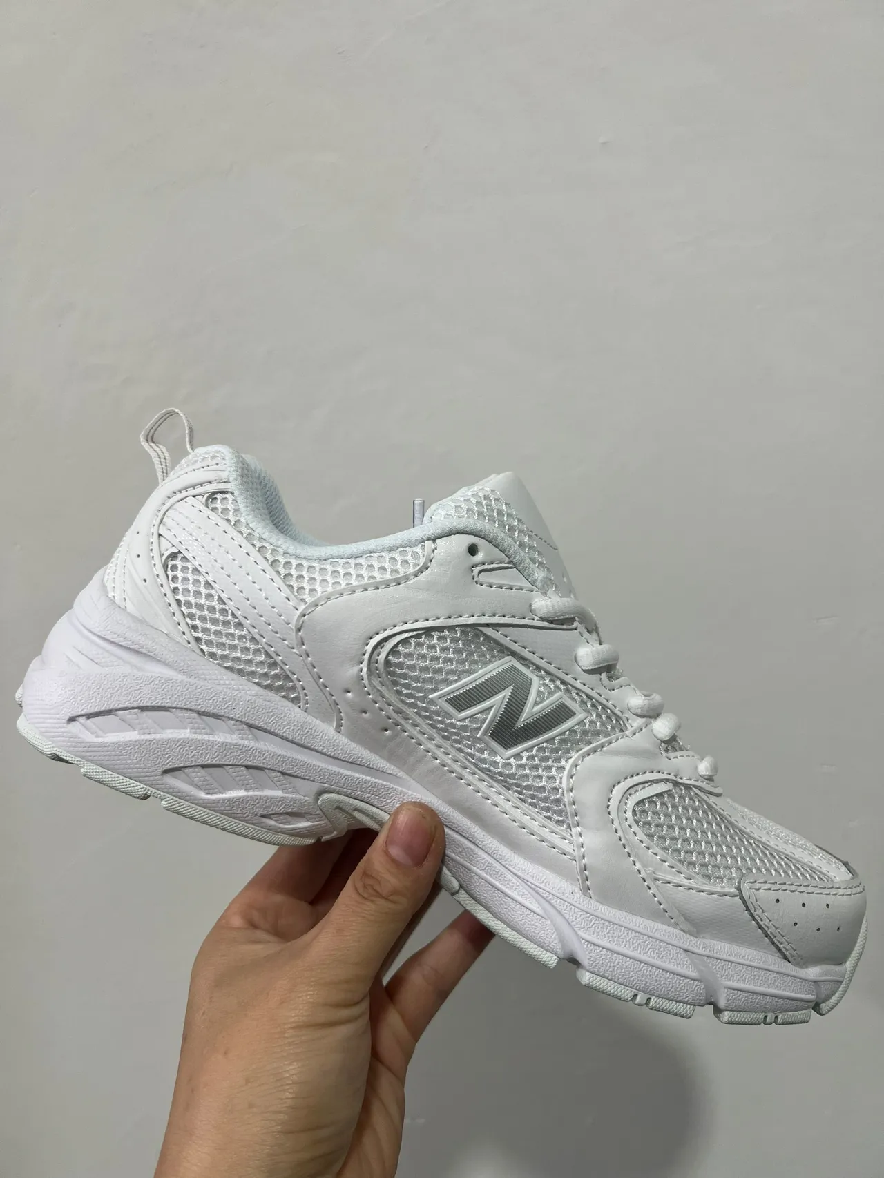 New Balance Chaussures Lifestyle Blanc Gris Mesh-and-Synthetic Upper Chunky Sculpted Midsole 8